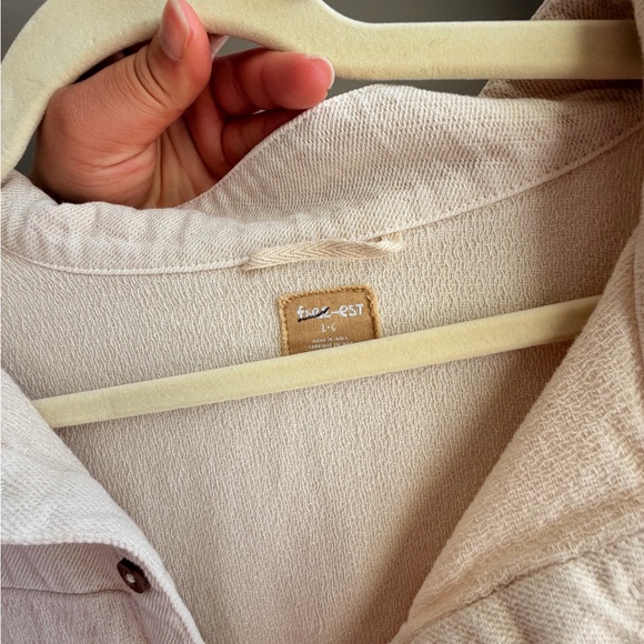 Relaxed Cream Button-Neck Women’s Mini Dress - Picture 3 of 4